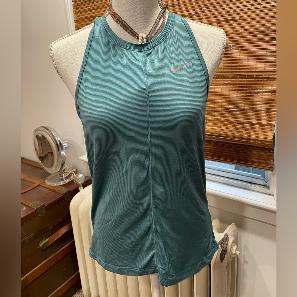 NIKE TANK TOP